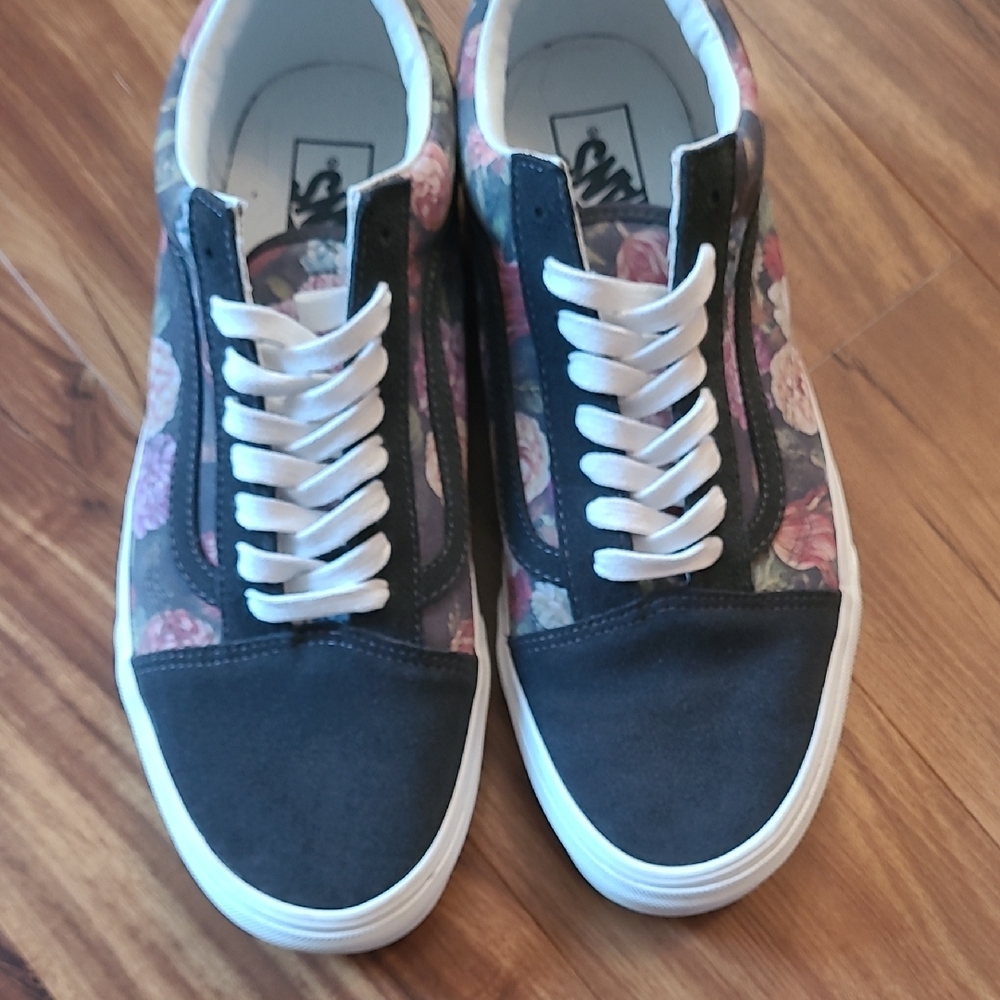 Vans Floral Black and White Sneakers - Picture 5 of 9
